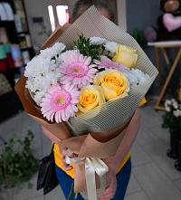 Букет цветов из:  Герберы, Розы и Хризантемы в Праслово