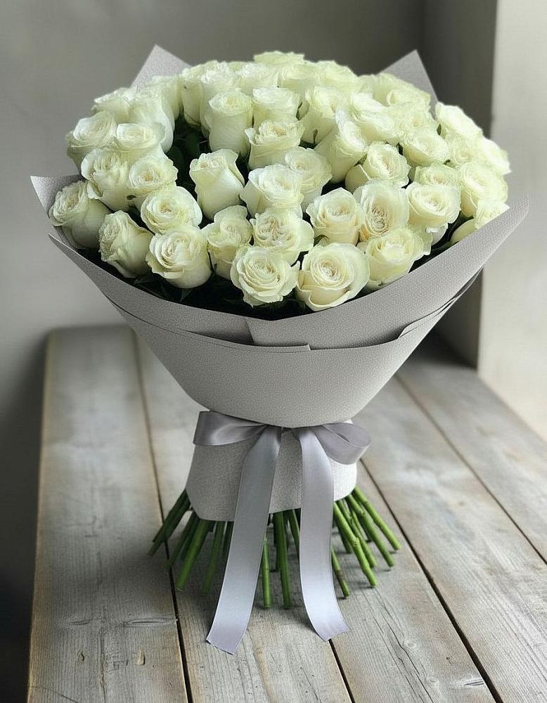 Букет 35 Белых роз в Праслово