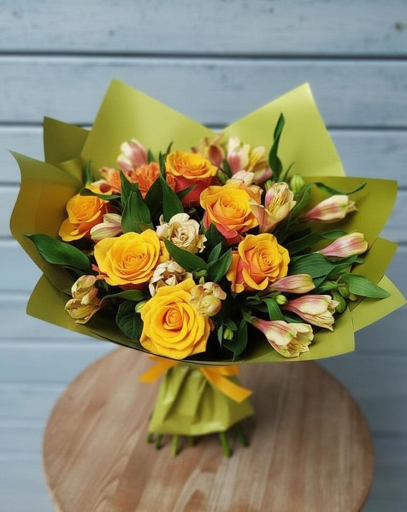 Букет цветов из: Альстромерии и Розы в Праслово