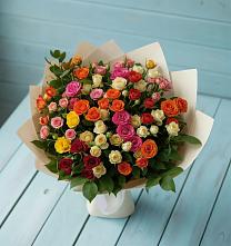 Букет Микс из разноцветных кустовых роз в Праслово