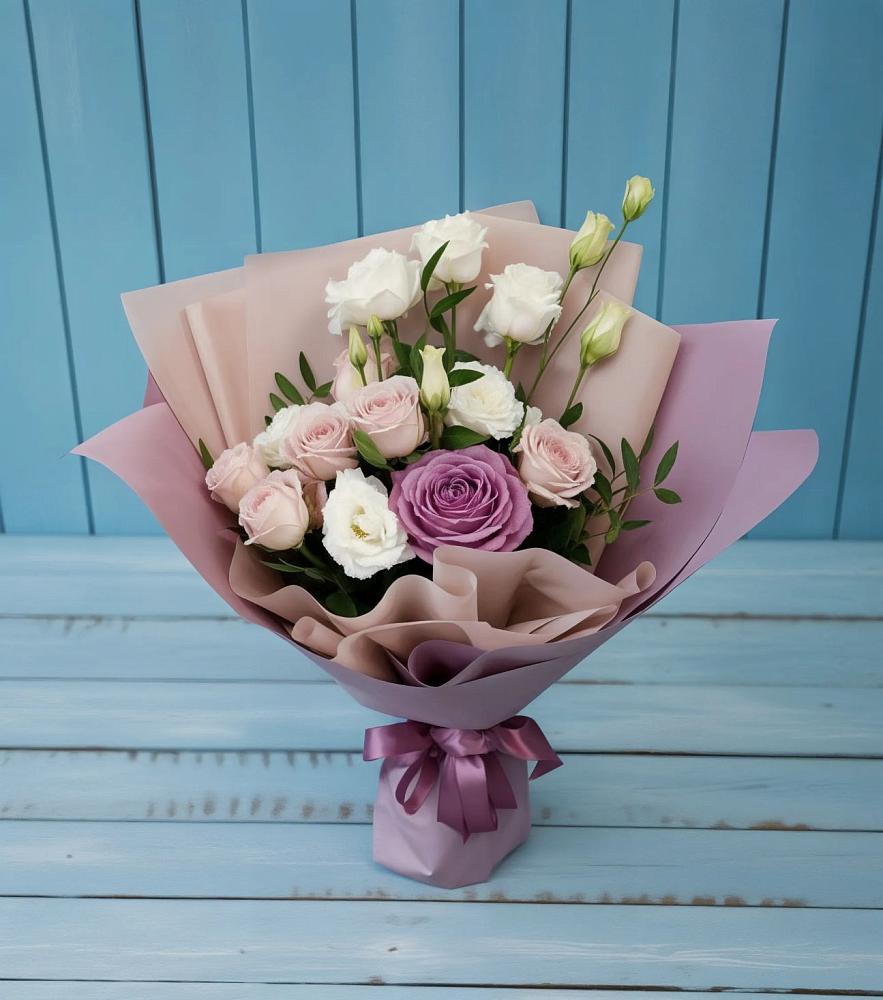 Букет цветов из: Розы и Лизиантусы в Праслово